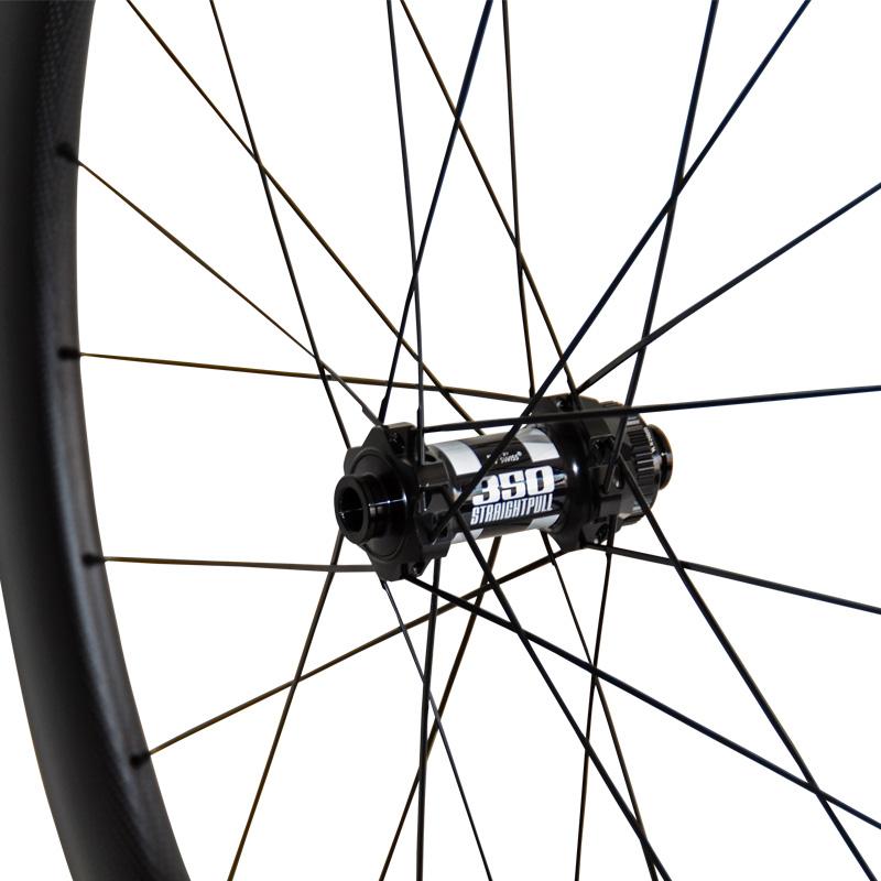25mm wide 50mm deep tubeless wheel
