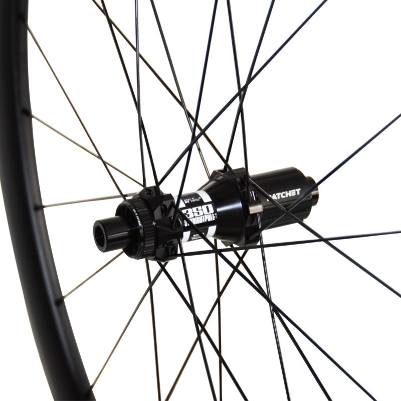 25mm wdie 38mm deep road wheelset
