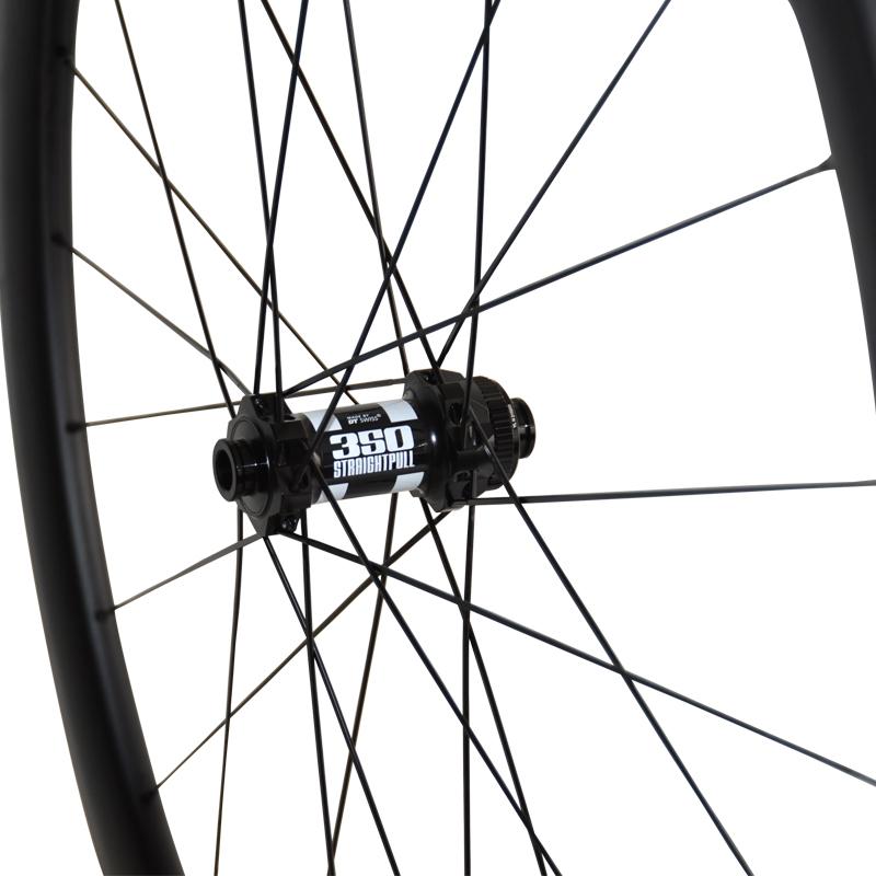 25mm wdie 38mm deep road wheelset