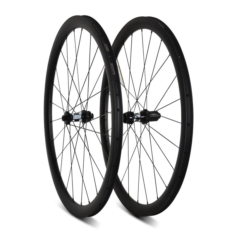 25mm wdie 38mm deep road wheelset
