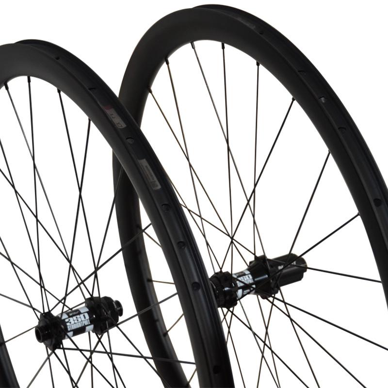 25mm wdie 38mm deep road wheelset